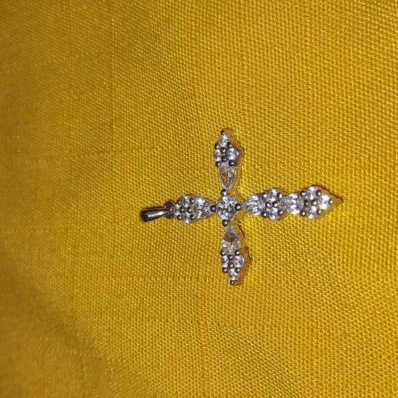 925 Cross Pendant - Picture 3 of 7